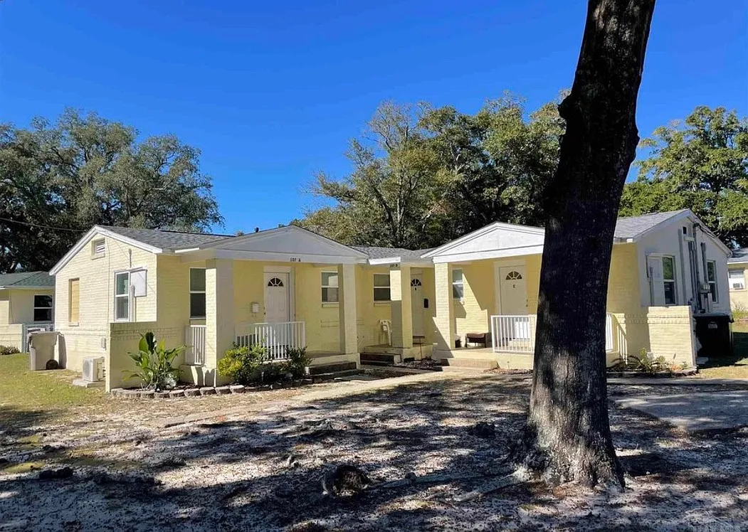 Holmes Dr, Pensacola — Photo 1