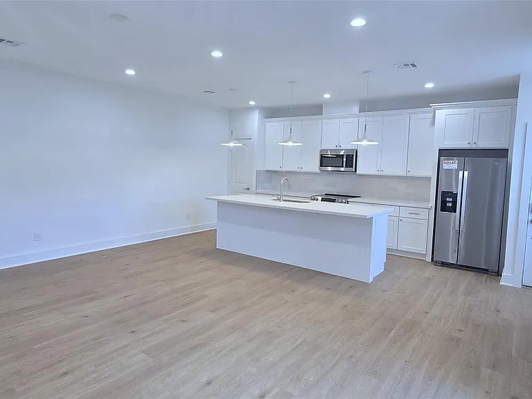1475 Ferguson Way #A — Photo 3