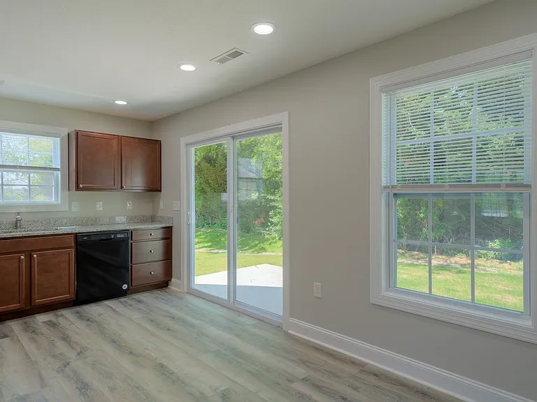 495 Pin Oak Dr NW — Photo 9