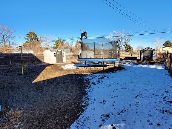 2nd image of 5770 Niagara St #B