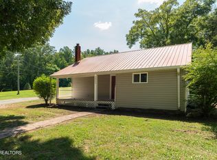 4829 Hillard Ln, Strawberry Plains, TN 37871