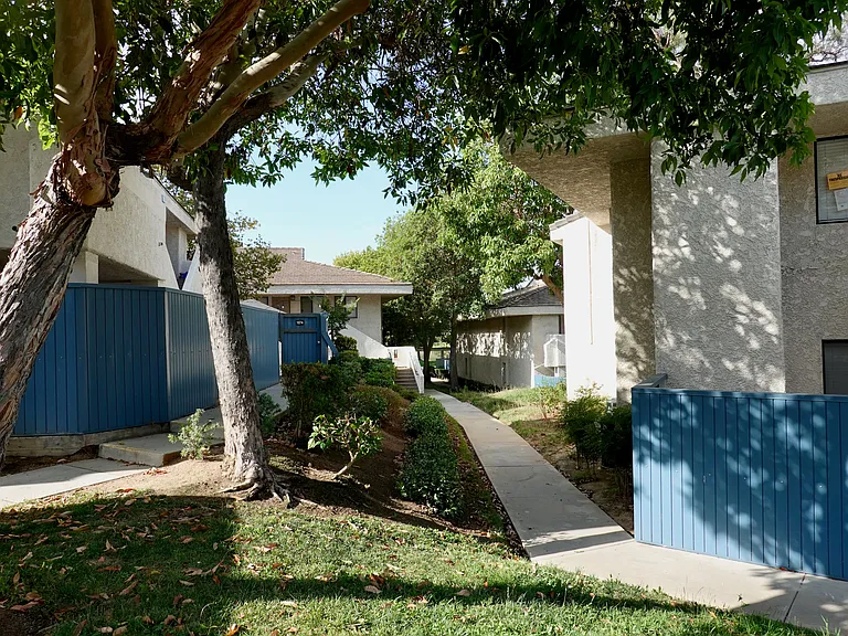 Vista Springs Apartments — Photo 33