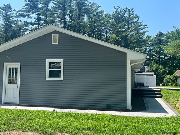 4th image of 15 Briggs Rd