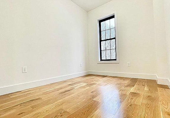 3rd image of 1101 Putman Ave #3