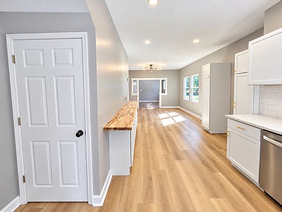 5th image of 532 S Ash Ave