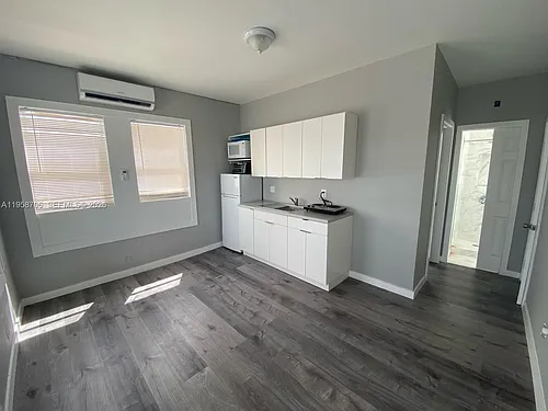 2126 NW Flagler Ter #6 Photo 1