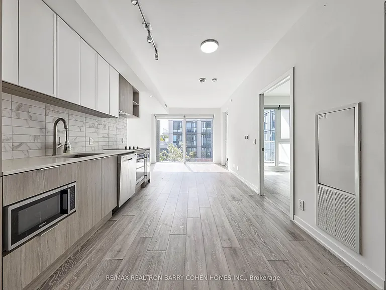 2020 Bathurst St #339 — Photo 19