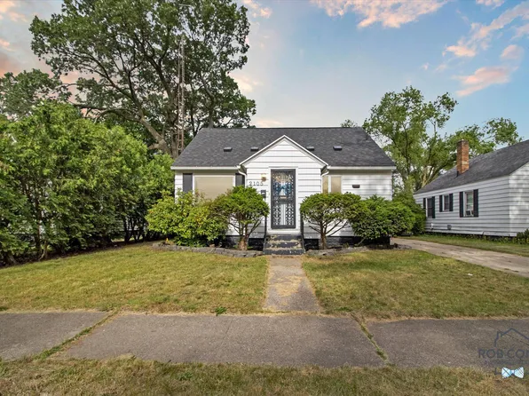 2105 Reynolds St, Muskegon Heights, MI 49444