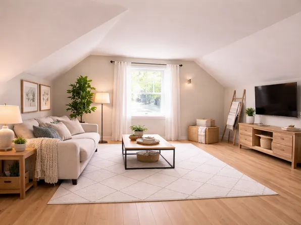 44 Park St APT 3, Dover, NH 03820