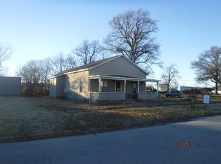 115 N 11th St, Neodesha, KS 66757