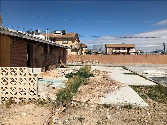 4th image of 5012 Holt Ave