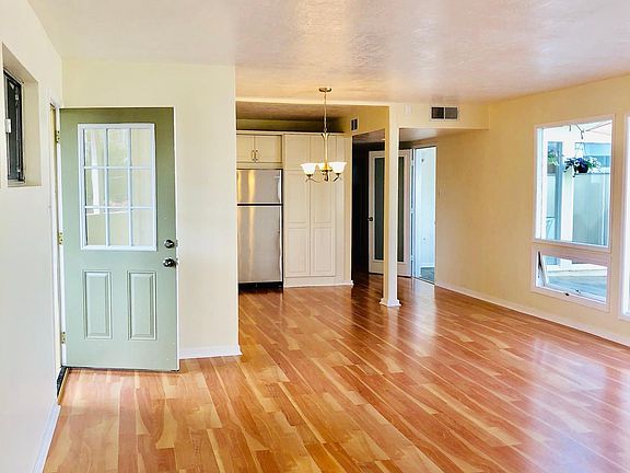 2nd image of 12 Mariposa Ave