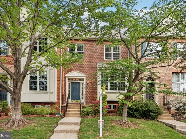 2403 Fieldcreek Dr, Herndon, VA 20171