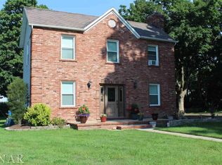 108 S East St, Ellsworth, IL 61737