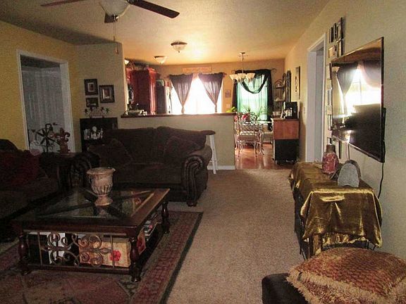 4th image of 12 Buffalo Pl