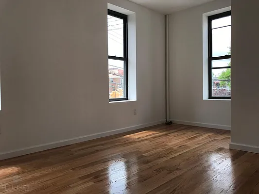 Rented by Hillel Realty Group | media 39