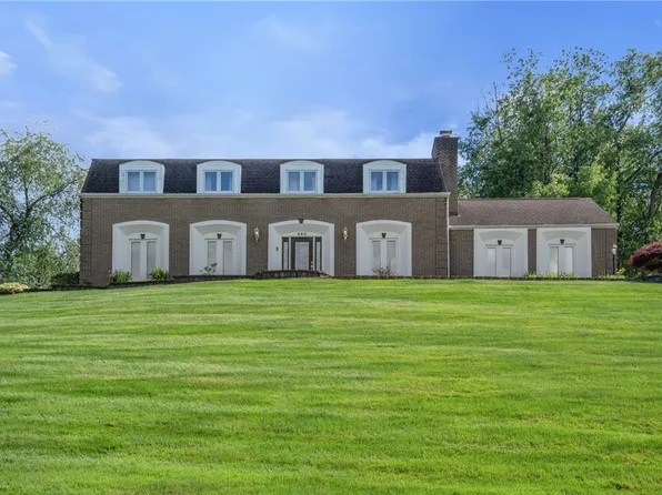 585 Taylor Dr N, Canonsburg, PA 15317