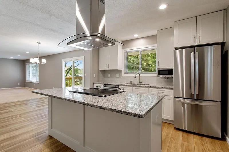 3 bed, 2350 sqft, $3,400 — Photo 1
