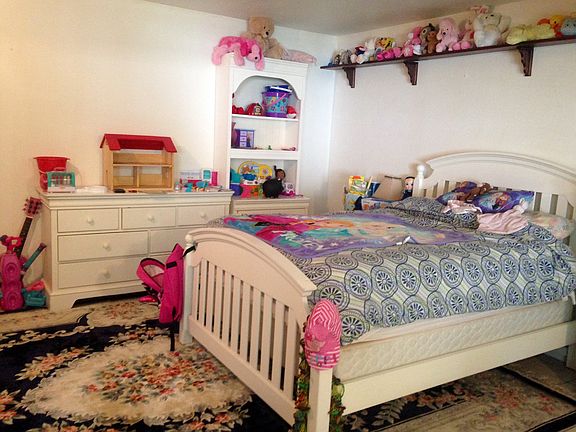 could be bedroom or living room