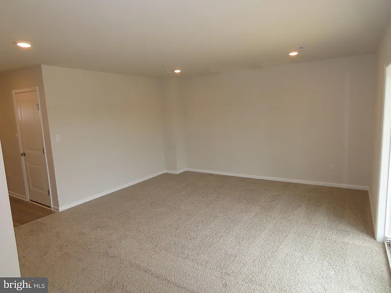 3080 Martha Way — Photo 4