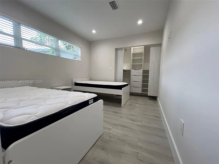 1405 N 46th Ave — Photo 26