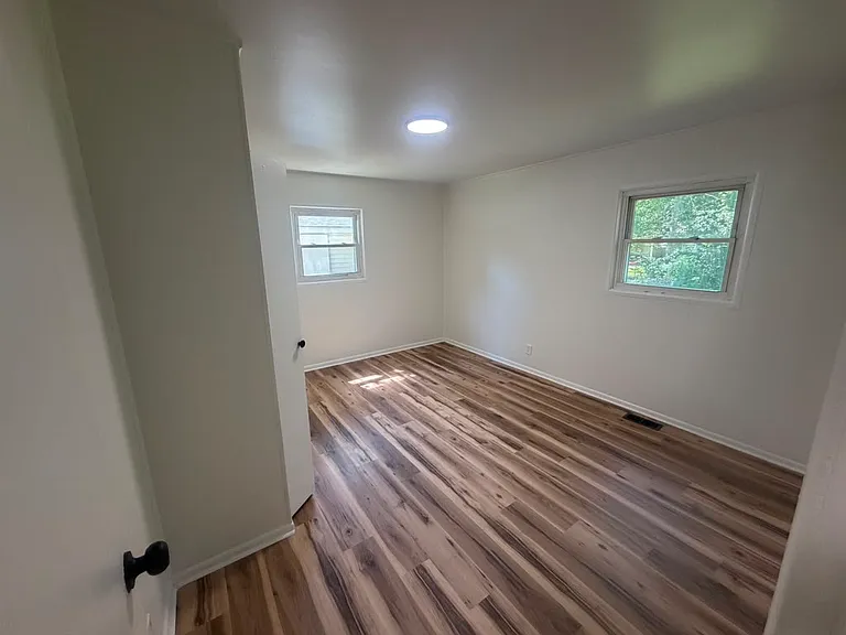 3932 Bennett Dr — Photo 9