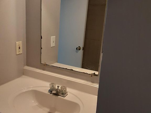 4th image of 863 NW River Shores Blvd #873