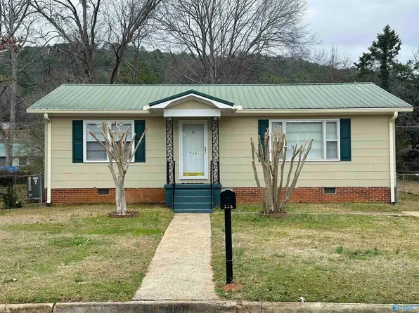 719 Brookside Dr, Gadsden, AL 35901