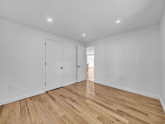 3rd image of 219 E 238th St #2