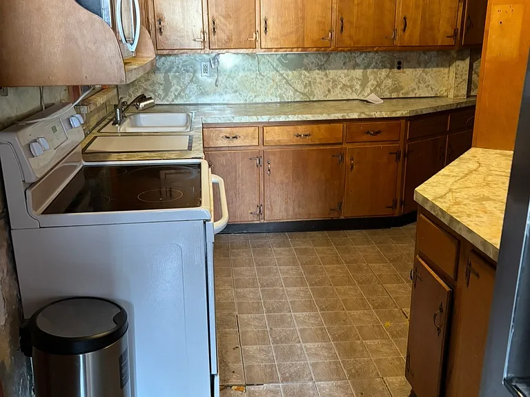 300 W Main St #A — Photo 4