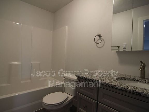 4th image of 180 Opal Ct #2