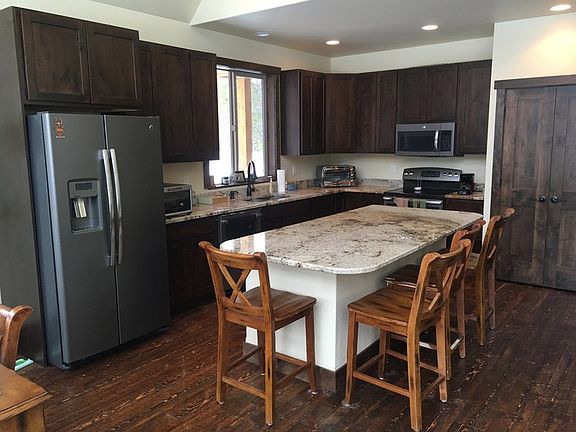 5th image of 186 Cosley Way