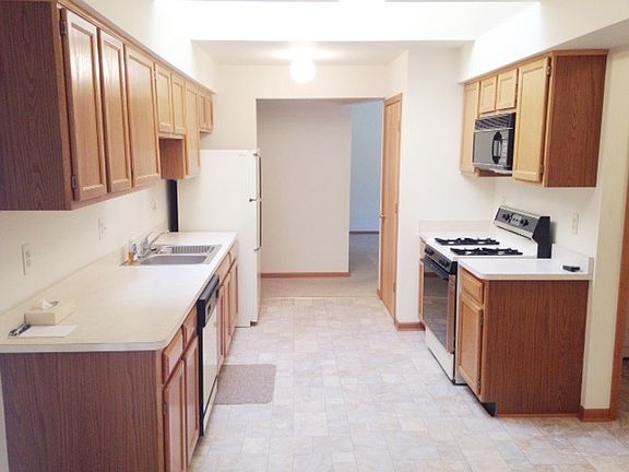 2nd image of 41620 Berly Dr