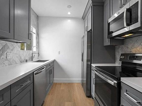 4th image of 617 N Sweetzer Ave #4