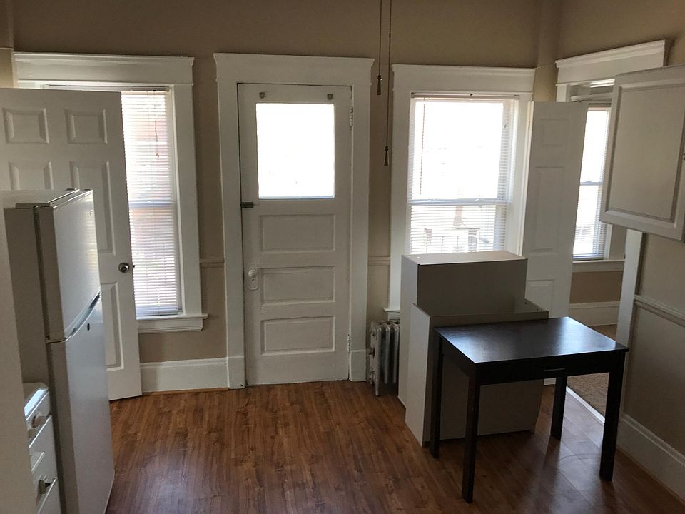 2nd image of 2029 Murray Hill Rd
