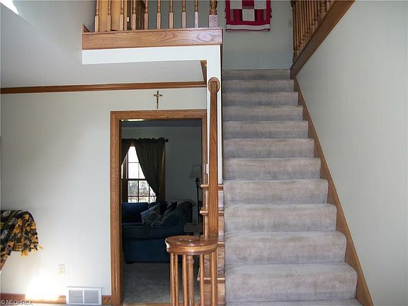 2nd image of 313 Oakdale Dr