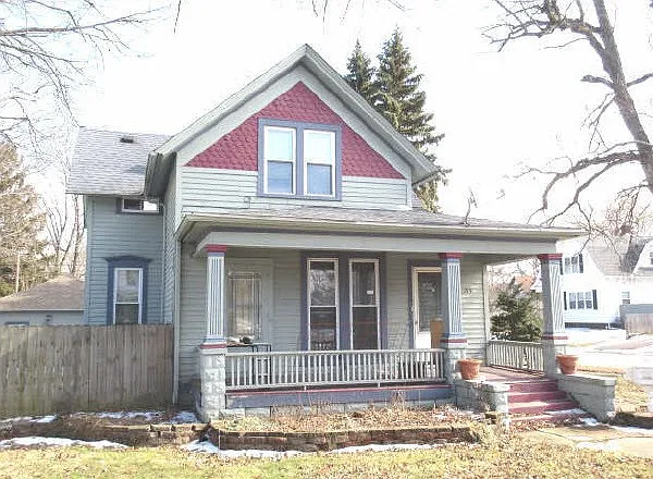 215 G St photo 1