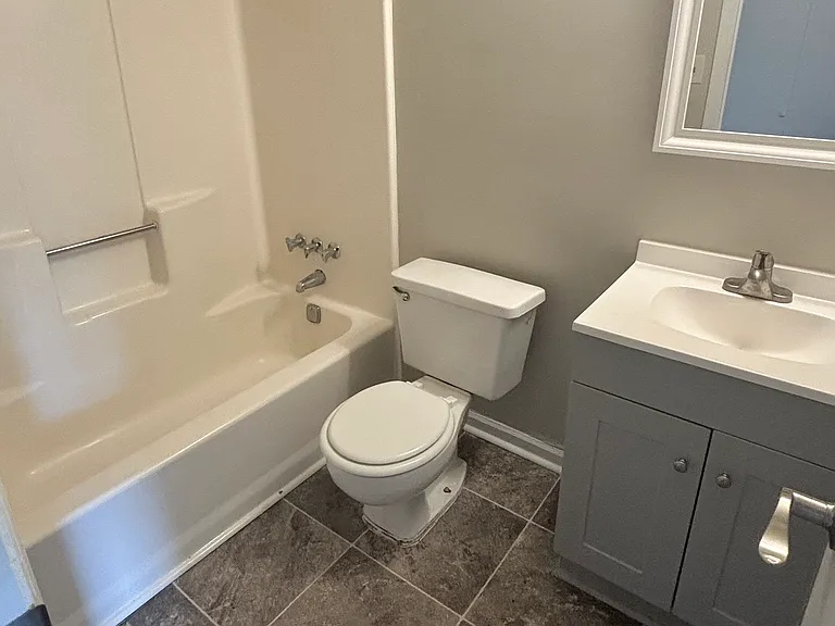 2718 Bennington Dr — Photo 9