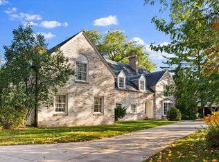 7610 N Applewood Ln, Glendale, WI 53209