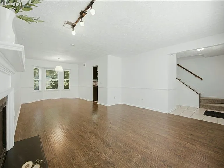 10420 Virginia Pine Ln — Photo 3