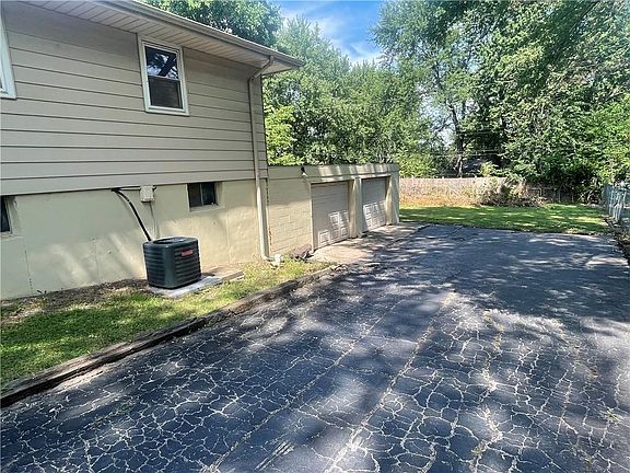3rd image of 15505 Allen Ave