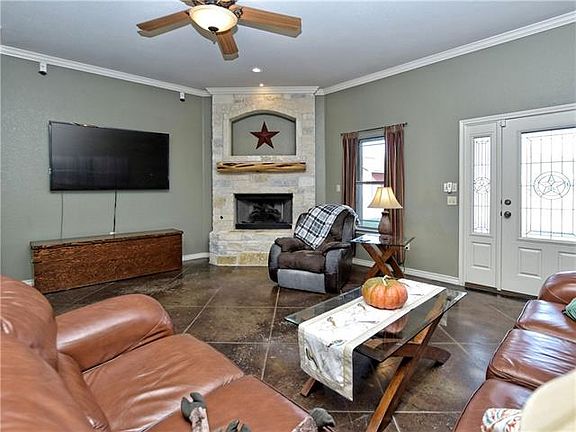 2nd image of 500 San Gabriel Dr