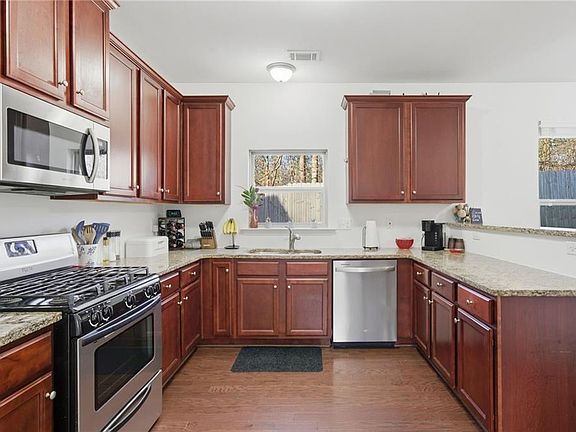 3rd image of 246 Manous Way