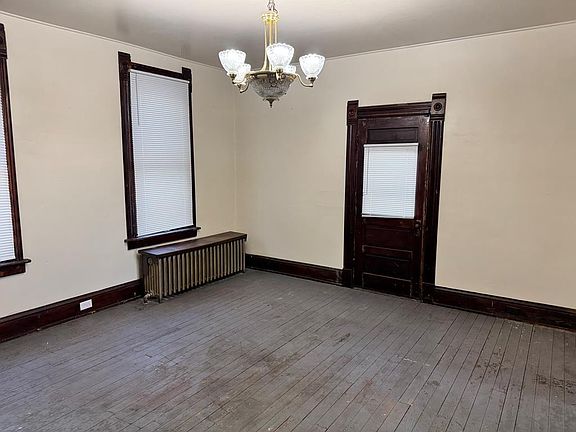 5th image of 385 E 4th St