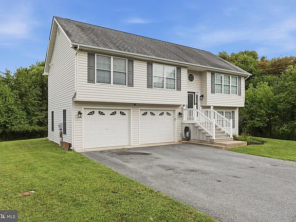 3rd image of 30 Gordon Dr
