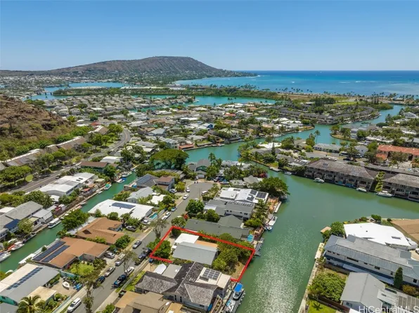 340 Awini Pl, Honolulu, HI 96825