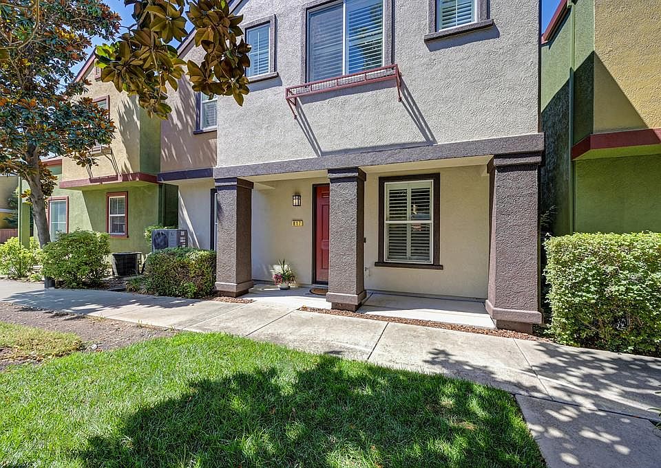 1st image of 817 Sinter Ln