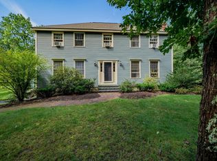 69 Cambridge Rd, Hampstead, NH 03841