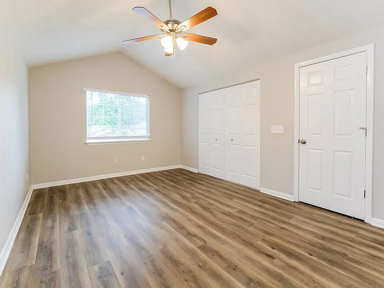 6911 Coleus Ct — Photo 12