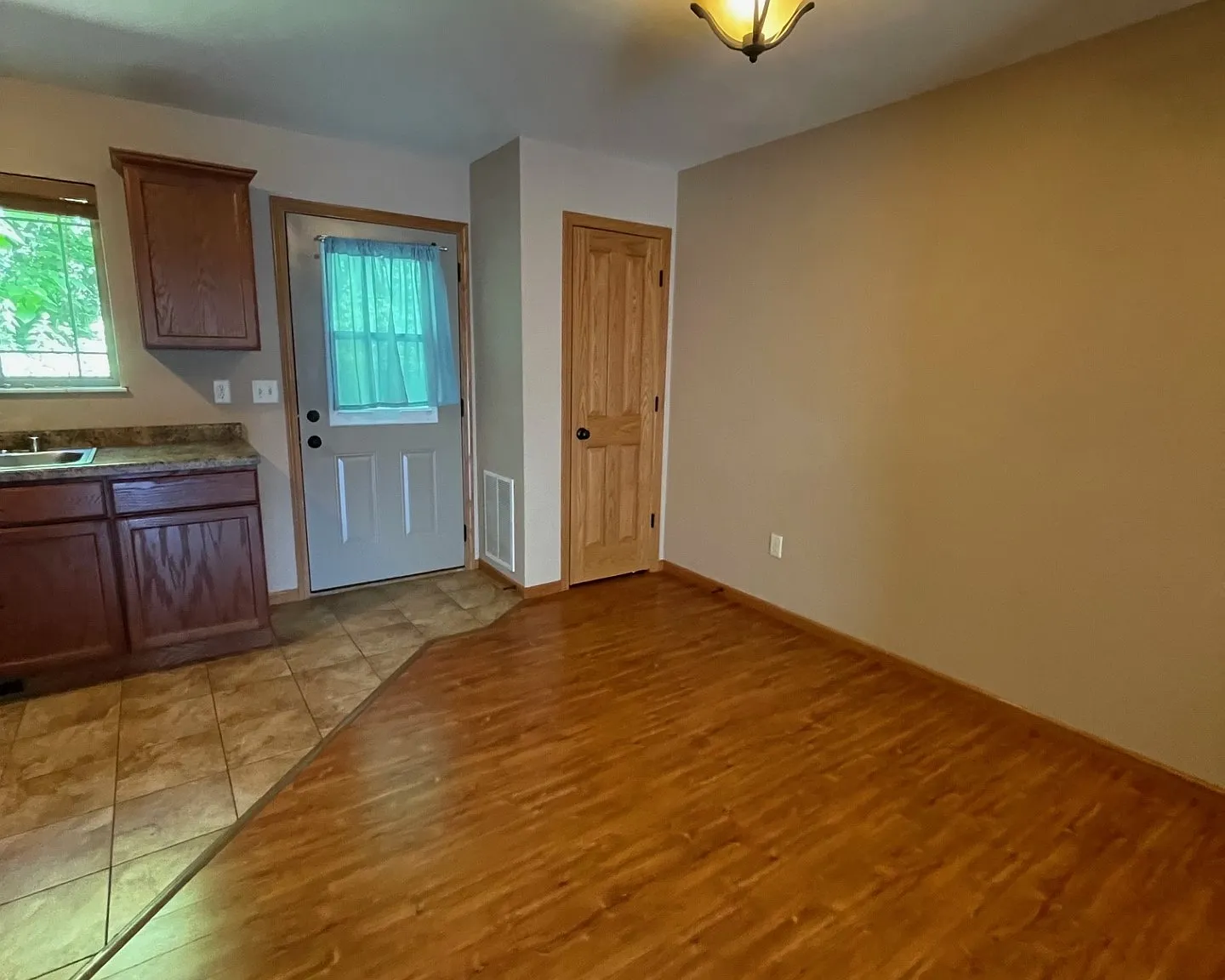 2 bed, 1.5 bath, 100 sqft, $1,475 — Photo 4